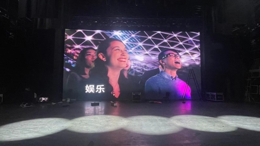 上海天蟾逸夫舞臺百平方LED大屏項(xiàng)目順利竣工